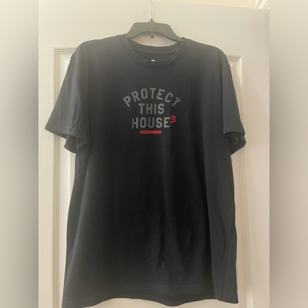 Under Armour black T-Shirt